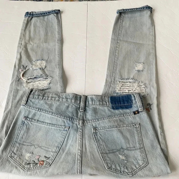 Lucky Brand jeans, Sienna slim boyfriend, Distressed, embroidered flowers, size0 - Picture 7 of 13